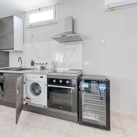 Appartamento Lussuoso Climatizzato A 200 M Dal Mare Torre Pali Exterior photo